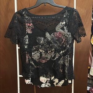 EUC White House Black Market Black Pink Cropped Floral Graphic Blouse Lace Layer